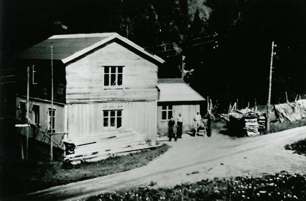 Nytt verksted ved bilveg i 1957